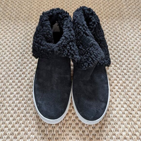 UGG Lunys Pull-on Ankle Boots, black suede sheepskin, size US 8 - Picture 1 of 7
